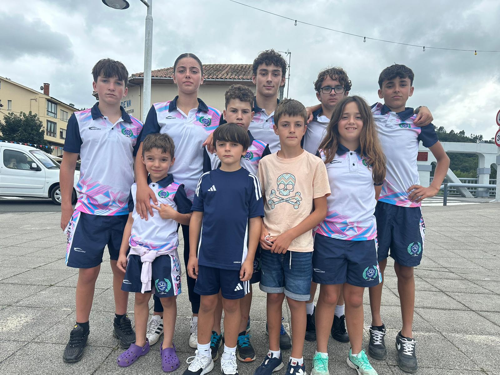 LOS MÁS JÓVENES DE LA S.D. GAUZÓN PARTICIPARON EN LA REGATA DE LOS SANTOS MÁRTIRES