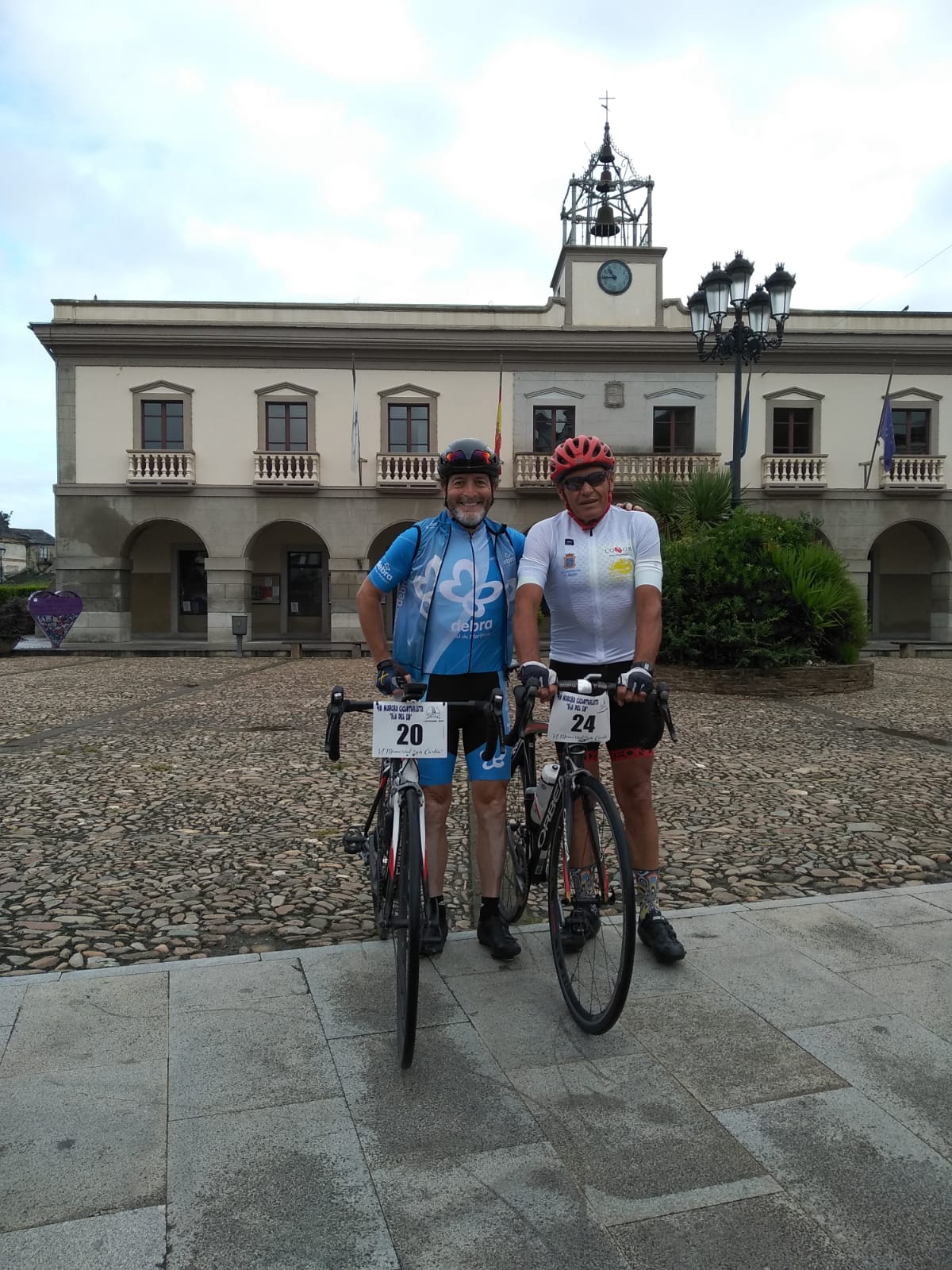 GERMÁN «EL PERDI» Y MANOLO «BAYÓN» TERMINAN ENTRE LOS ESCOGIDOS EN LA CICLOTURISTA DE VEGADEO