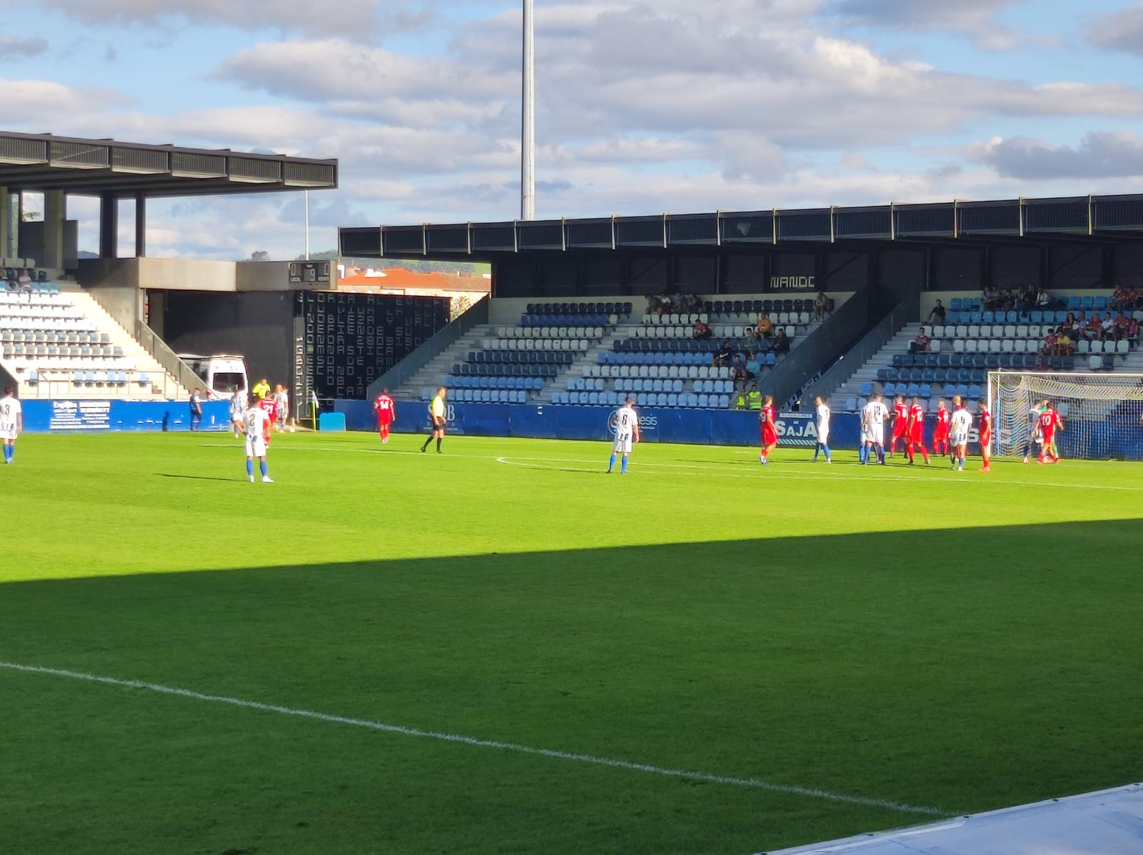 UN GOL DE ÓSCAR FERNANDEZ DA LOS TRES PUNTOS AL MARINO